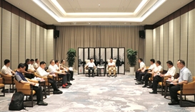 楚雄州委副书记、州长张文旺到集团洽谈交流